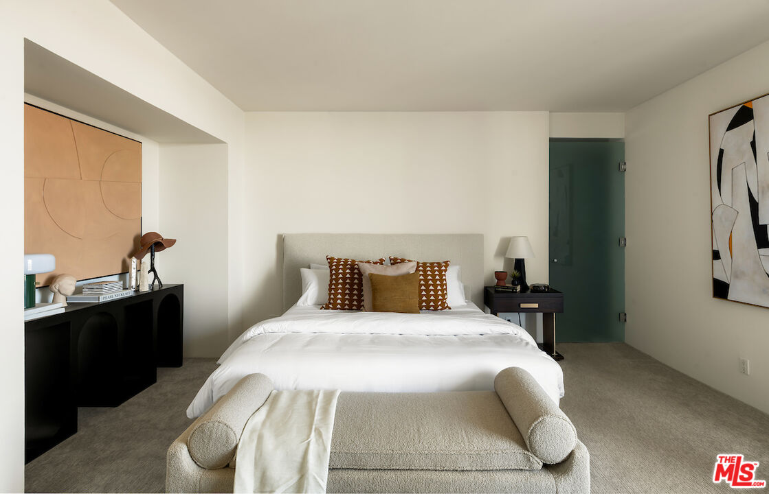 1100 Alta Loma Rd Unit: 705