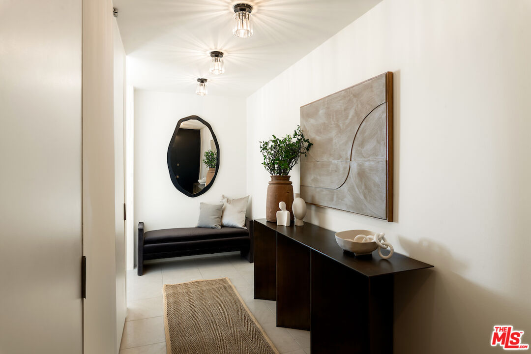 1100 Alta Loma Rd Unit: 705