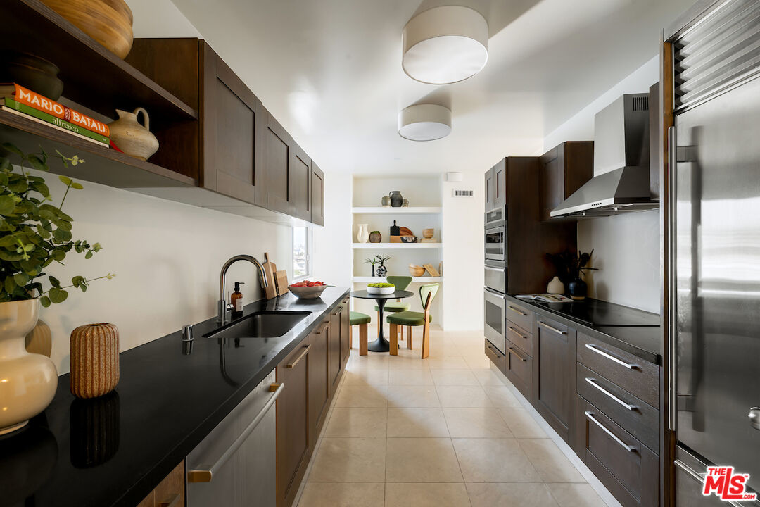 1100 Alta Loma Rd Unit: 705