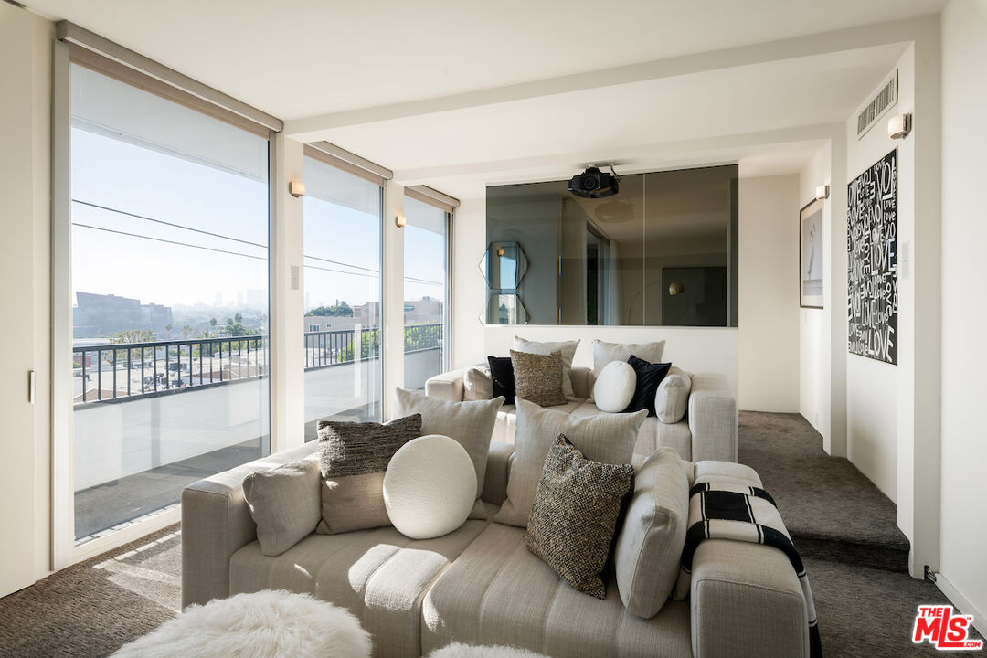 1100 Alta Loma Rd Unit: 705