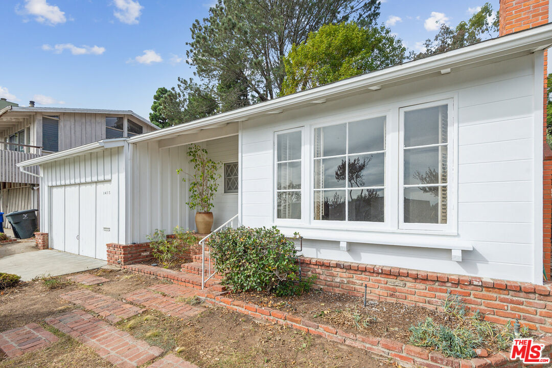 1415 Sunset Ave