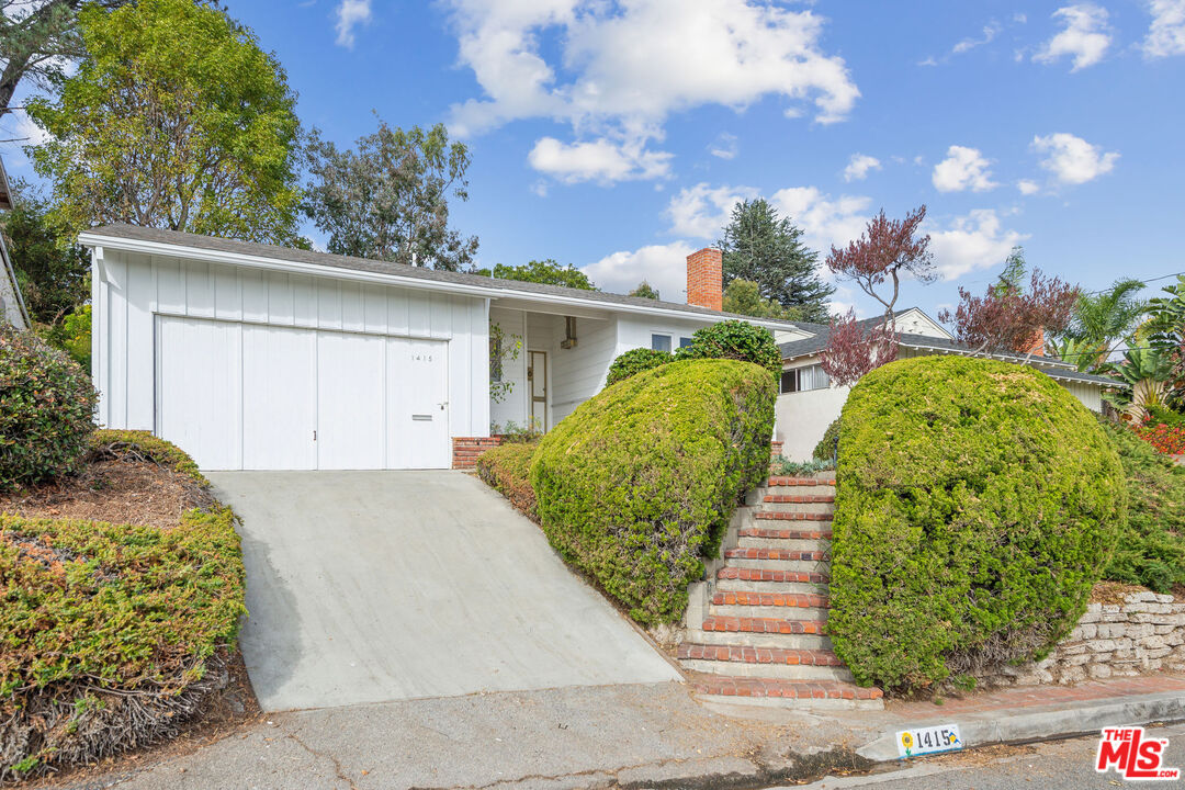 1415 Sunset Ave