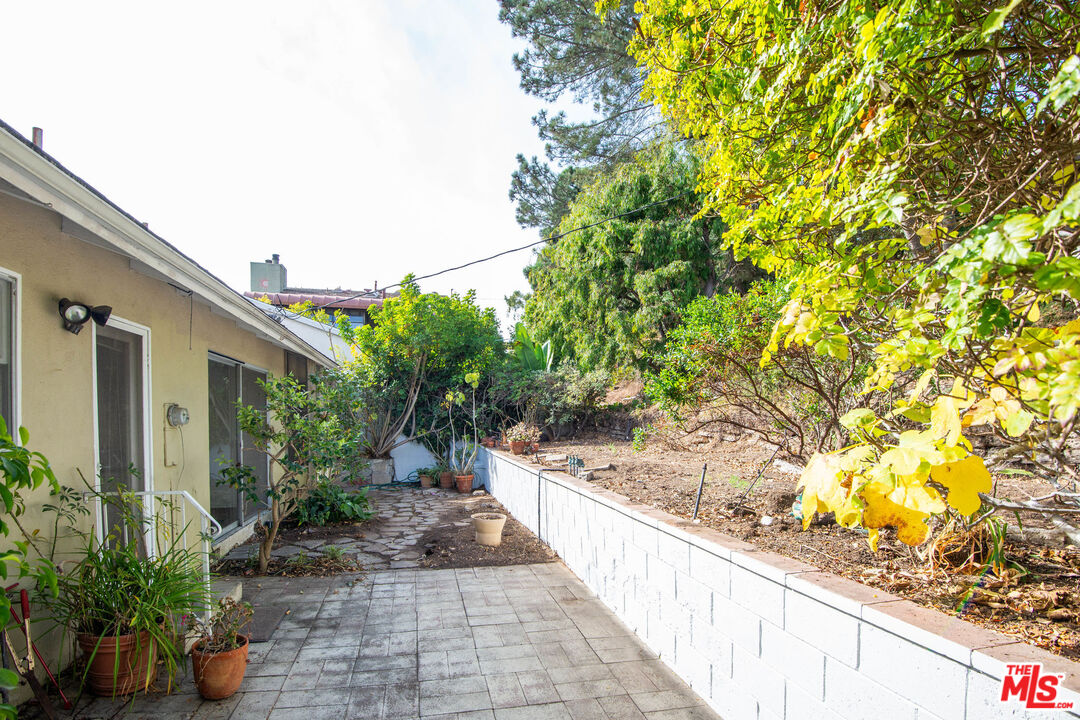 1415 Sunset Ave