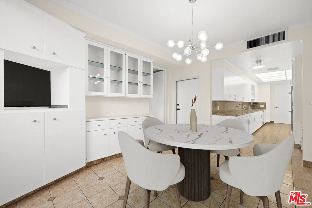 325 N Oakhurst Dr Unit: 501