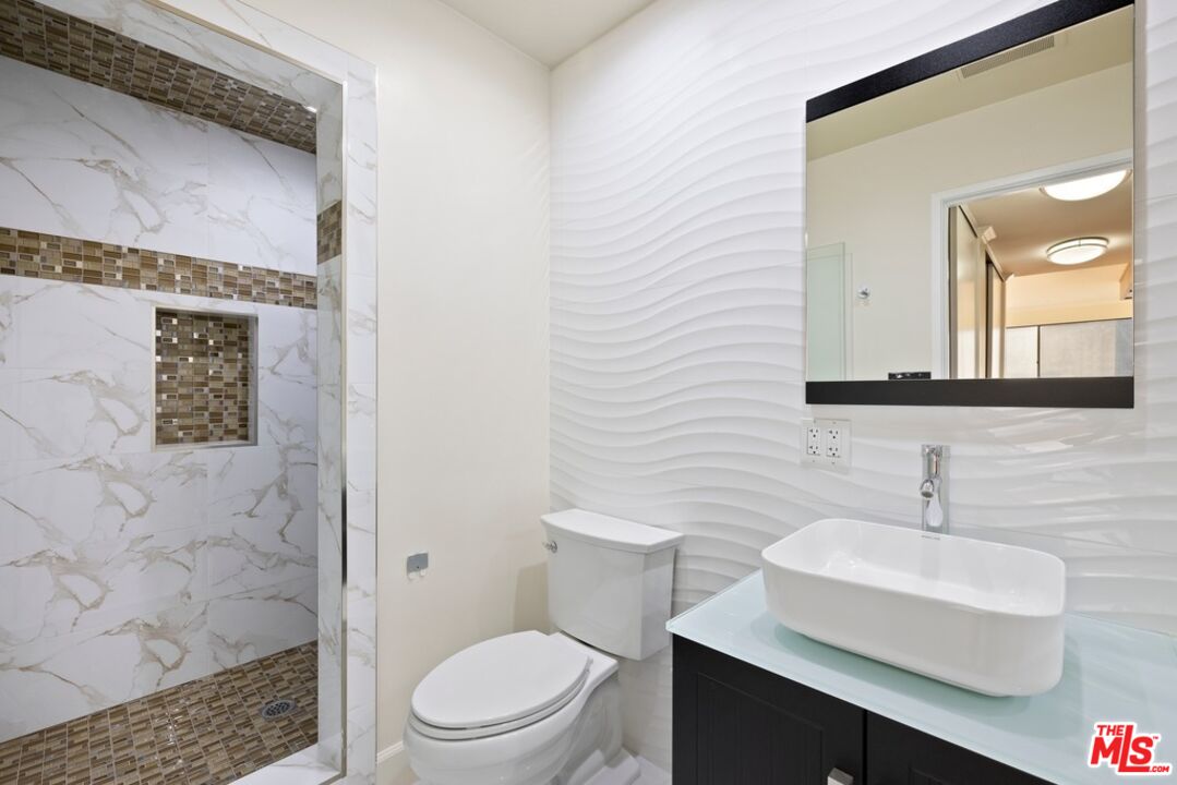 325 N Oakhurst Dr Unit: 501