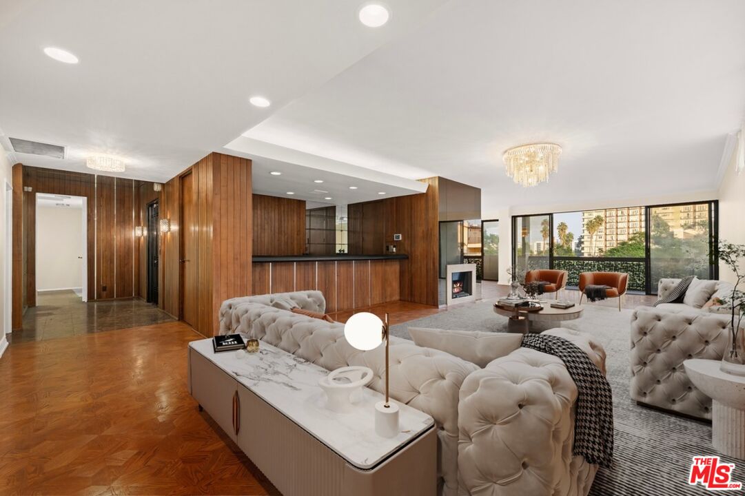 325 N Oakhurst Dr Unit: 501