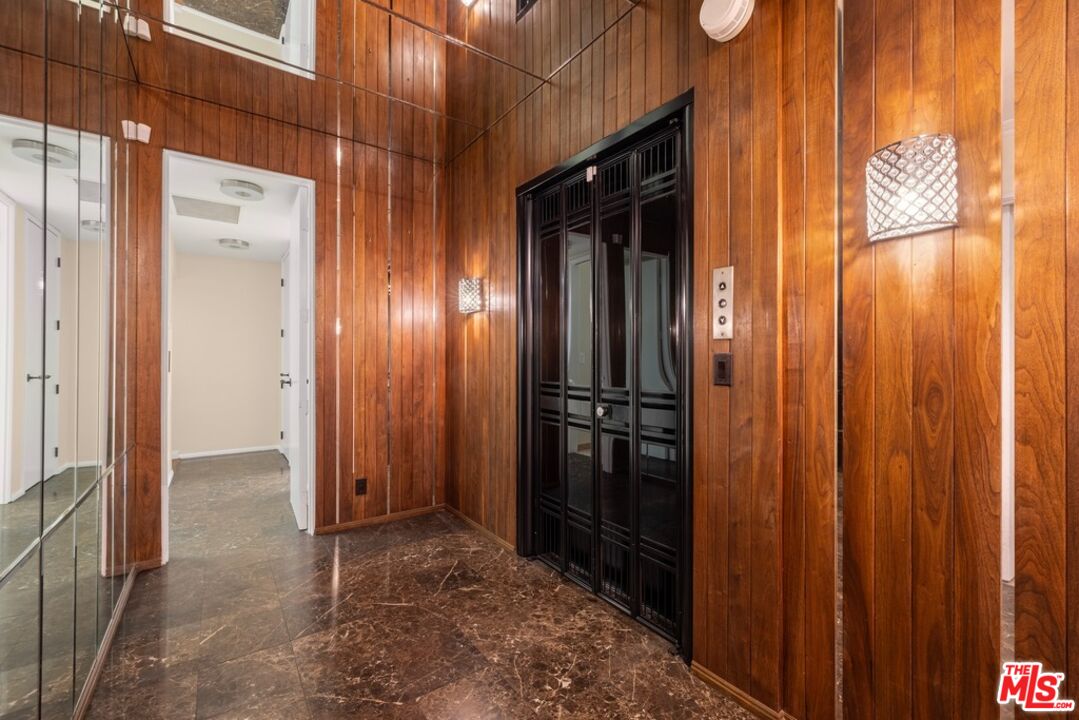 325 N Oakhurst Dr Unit: 501