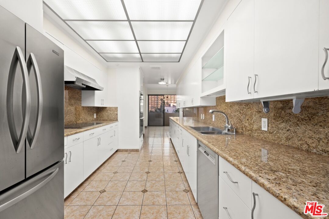 325 N Oakhurst Dr Unit: 501