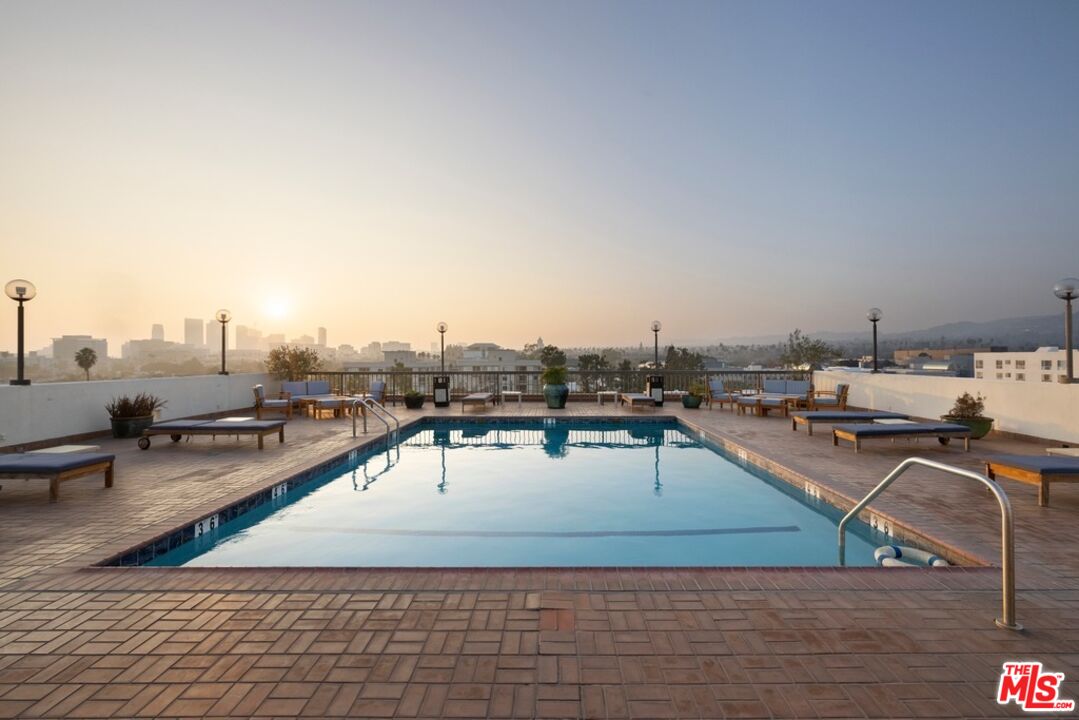 325 N Oakhurst Dr Unit: 501