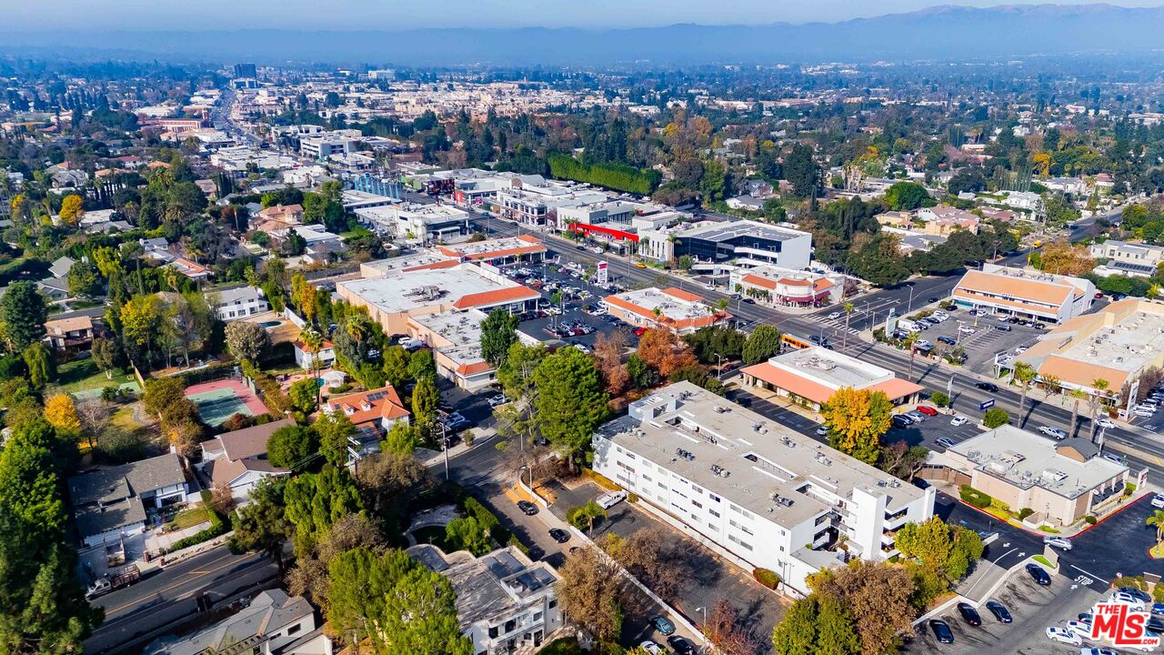 4950 Louise Ave Unit: 302