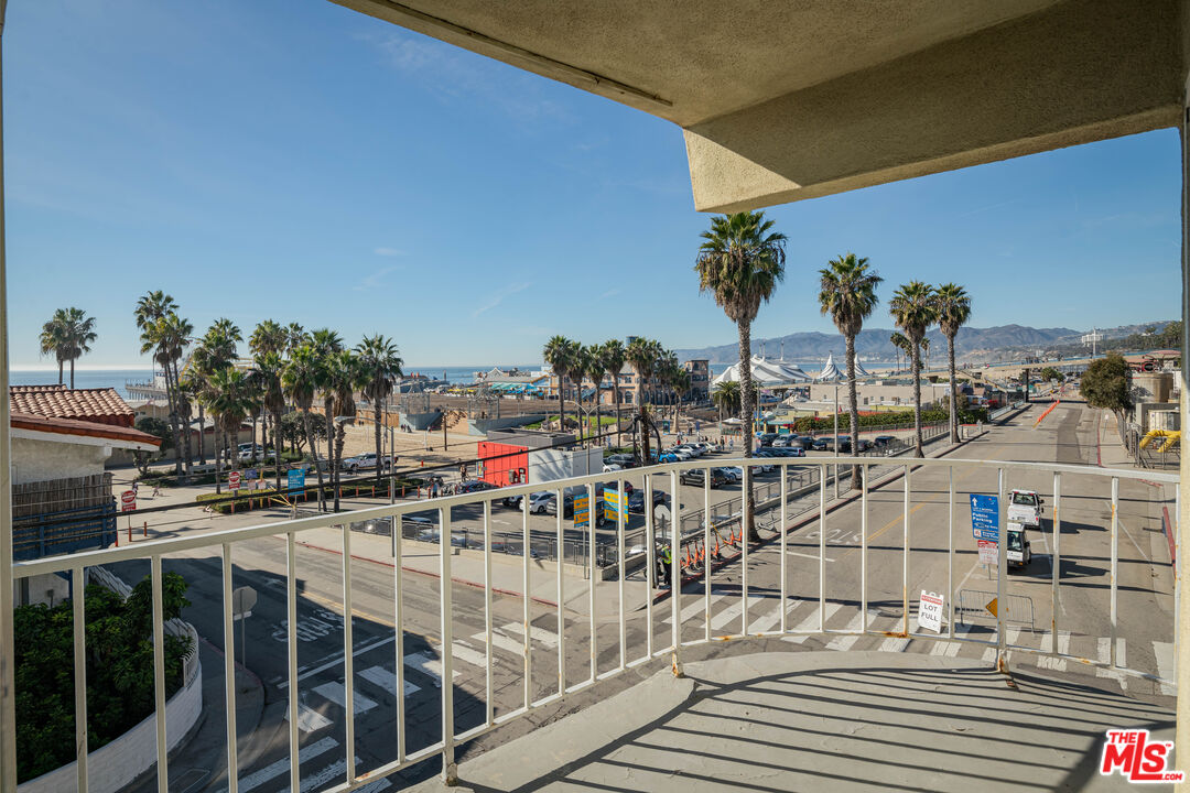 1649 Appian Way Unit: 207