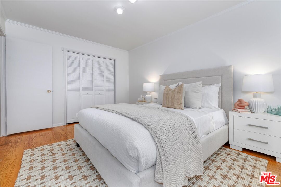 1275 N Harper Ave Unit: 4