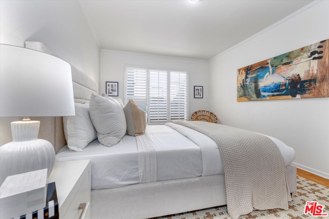 1275 N Harper Ave Unit: 4