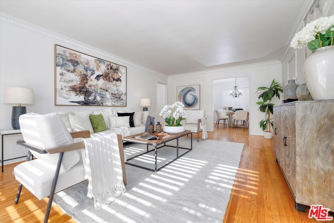 1275 N Harper Ave Unit: 4