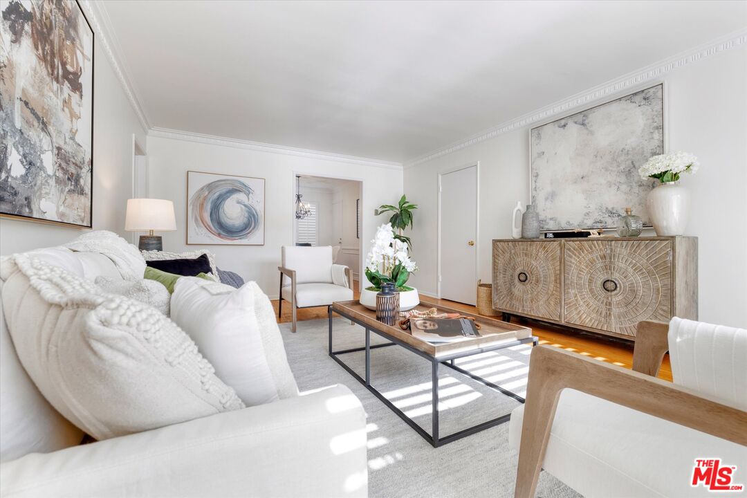 1275 N Harper Ave Unit: 4