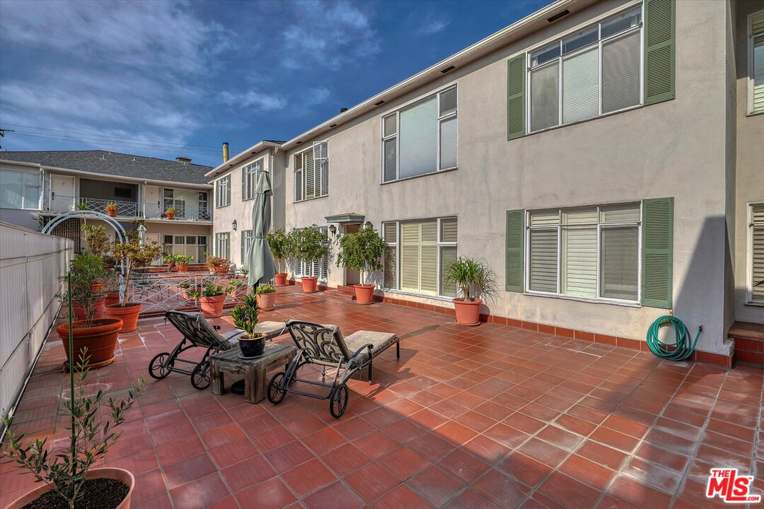 1275 N Harper Ave Unit: 4