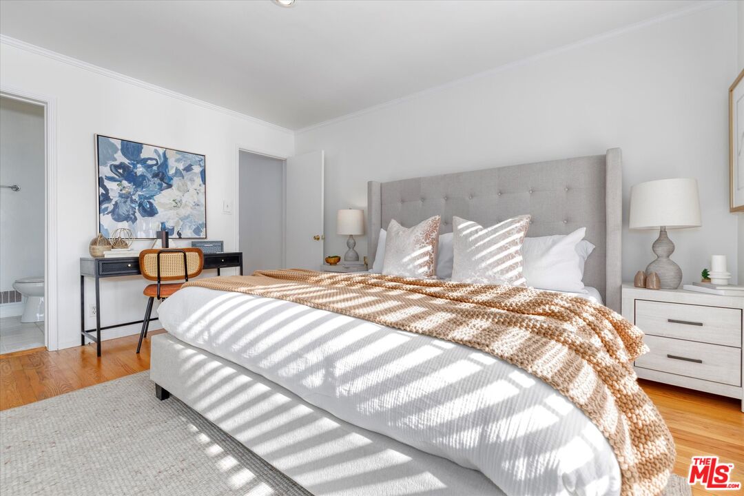 1275 N Harper Ave Unit: 4