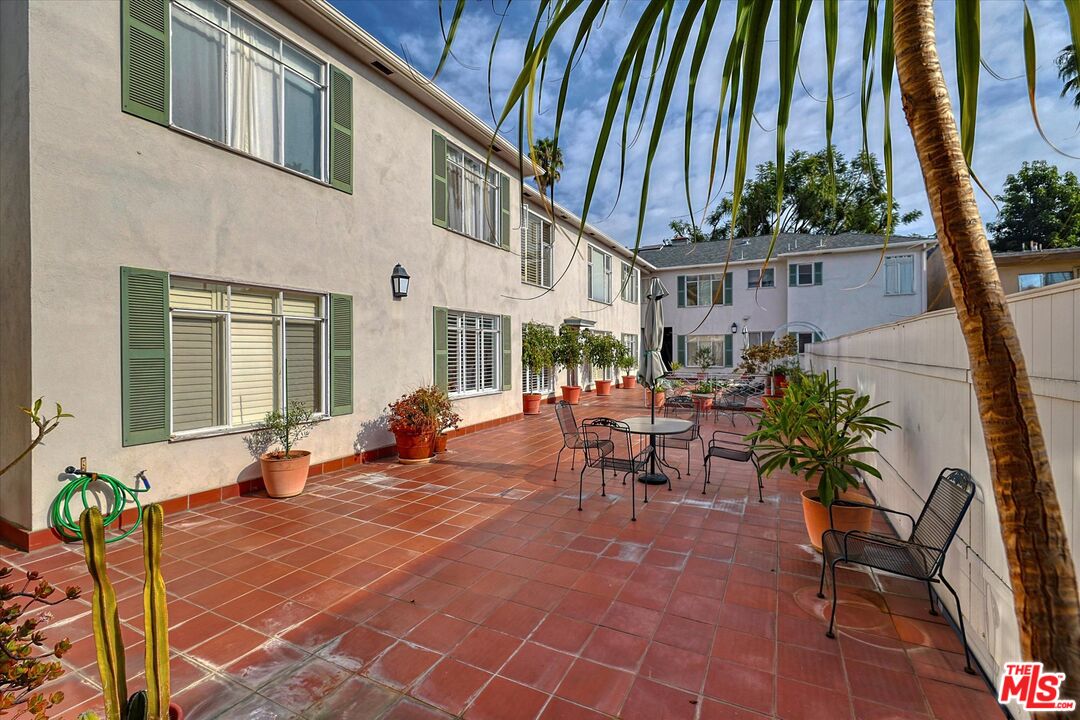 1275 N Harper Ave Unit: 4