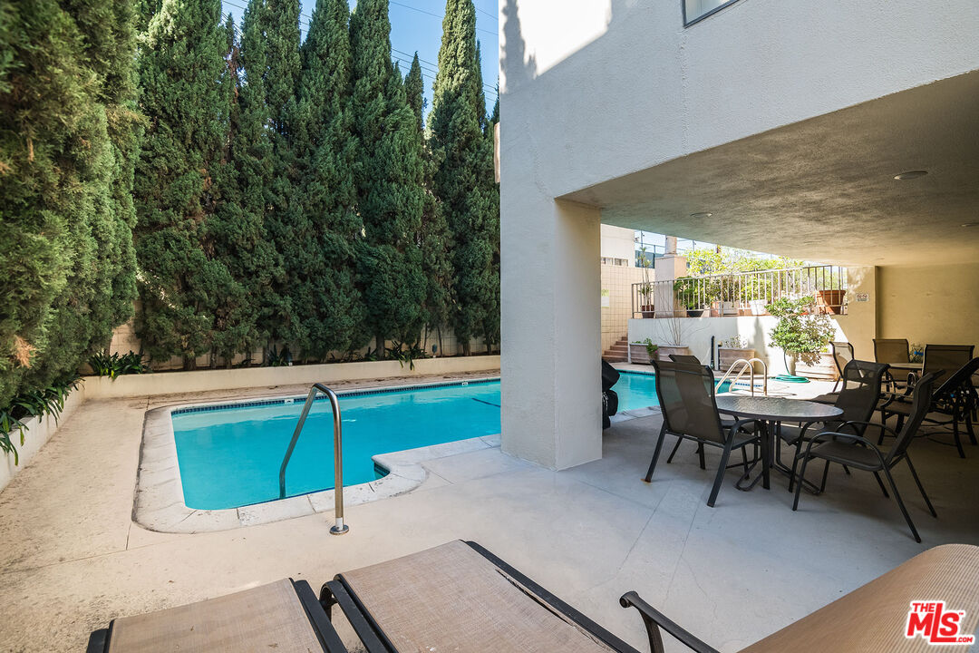 339 N Palm Dr Unit: 601