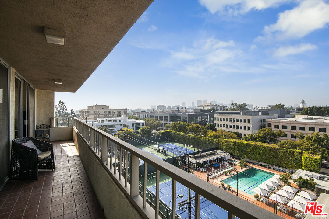 339 N Palm Dr Unit: 601