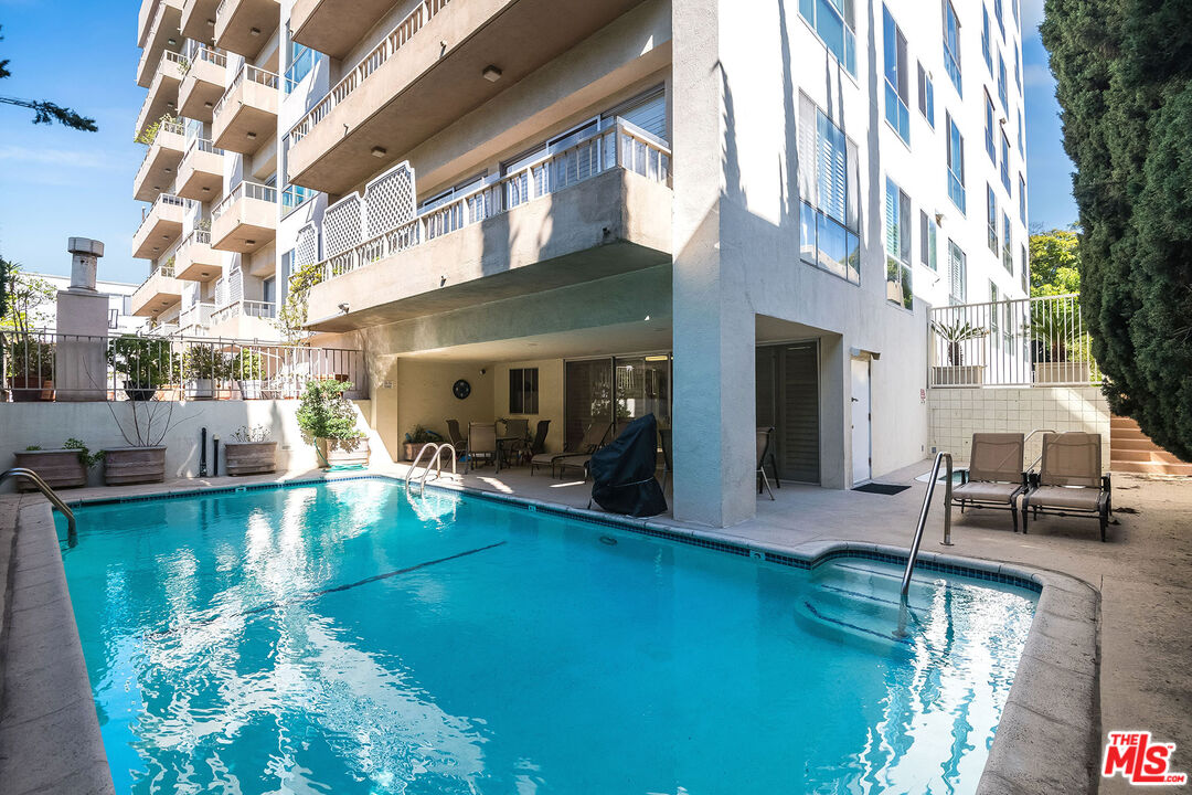339 N Palm Dr Unit: 601