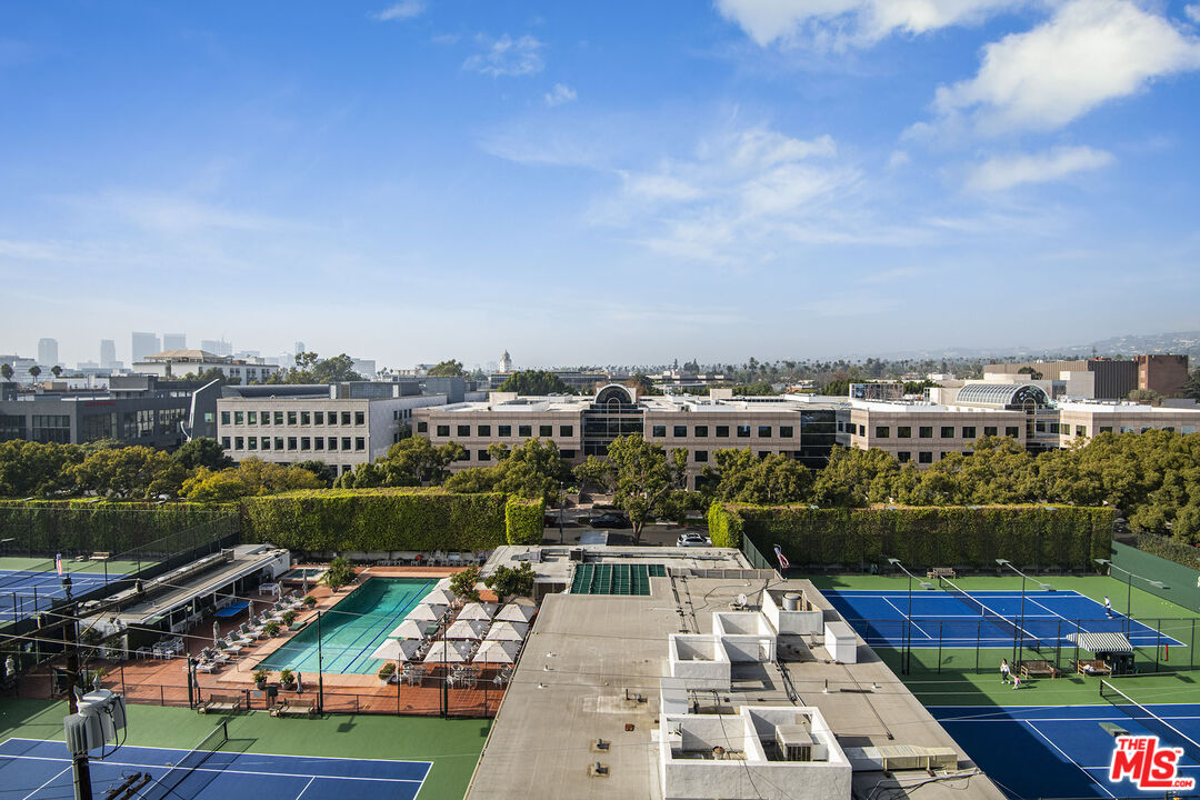 339 N Palm Dr Unit: 601