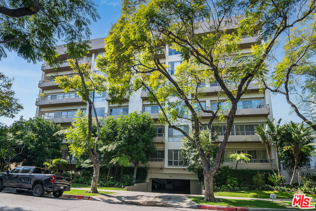 339 N Palm Dr Unit: 601