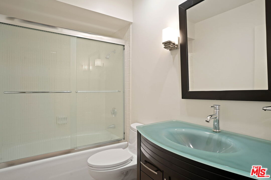 10790 Wilshire Blvd Unit: 305