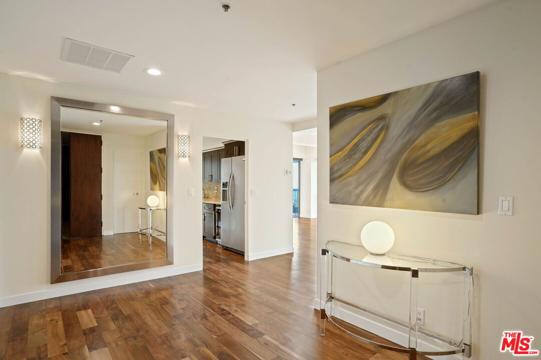 10790 Wilshire Blvd Unit: 305