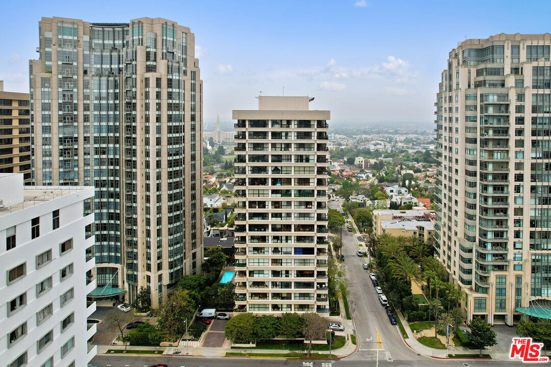 10790 Wilshire Blvd Unit: 305