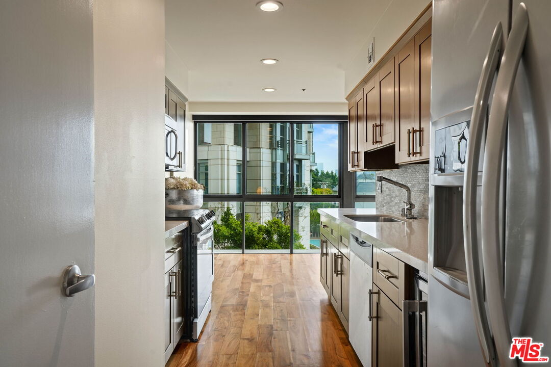 10790 Wilshire Blvd Unit: 305