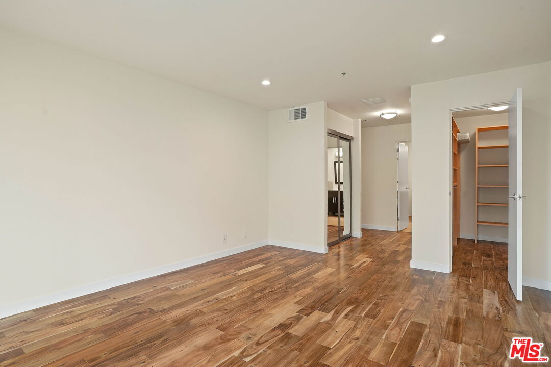 10790 Wilshire Blvd Unit: 305