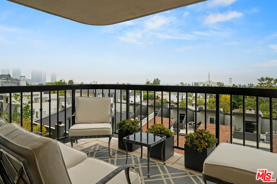 10790 Wilshire Blvd Unit: 305