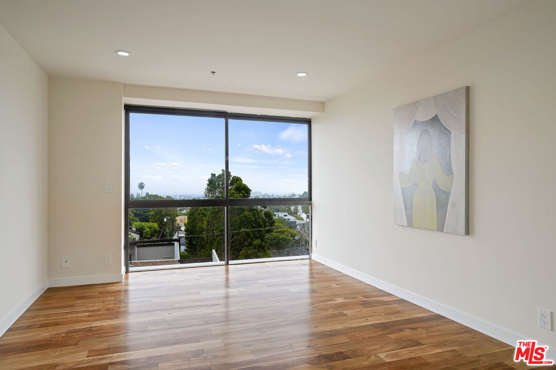 10790 Wilshire Blvd Unit: 305