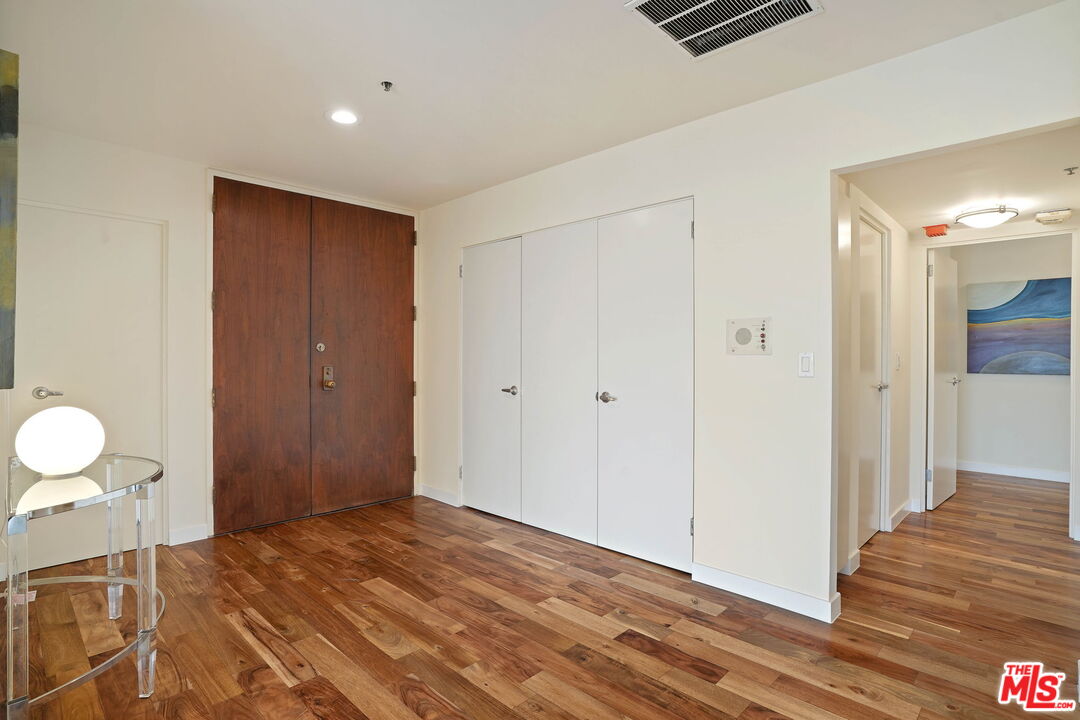 10790 Wilshire Blvd Unit: 305