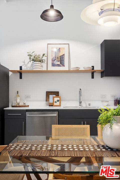 500 Molino St Unit: 114