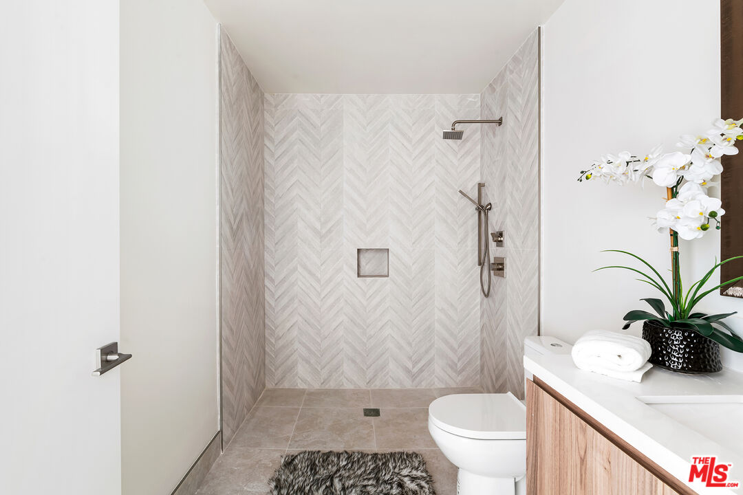 3651 Regal Pl Unit: 303