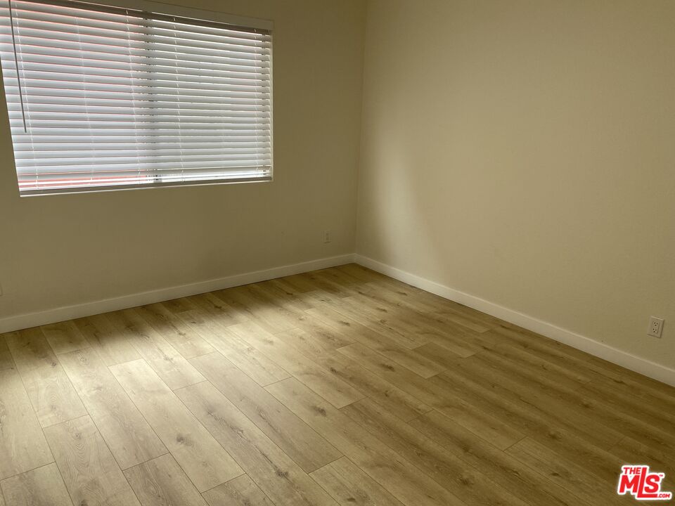 516 Venice Way Unit: 2