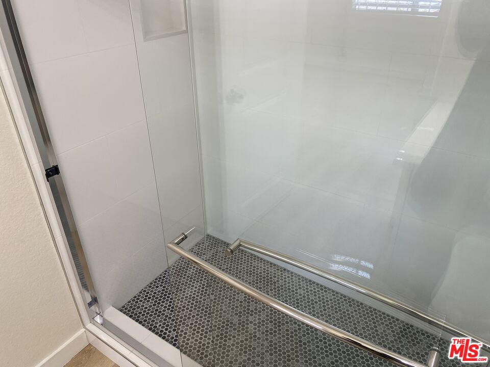 516 Venice Way Unit: 2