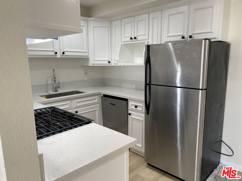 516 Venice Way Unit: 2