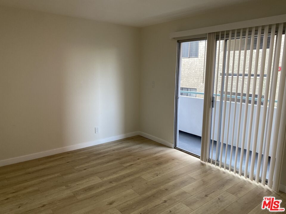 516 Venice Way Unit: 2