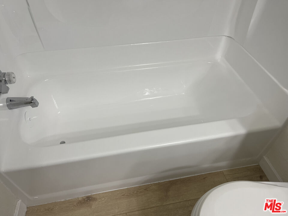 516 Venice Way Unit: 2