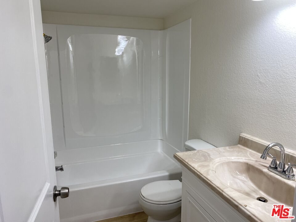 516 Venice Way Unit: 2