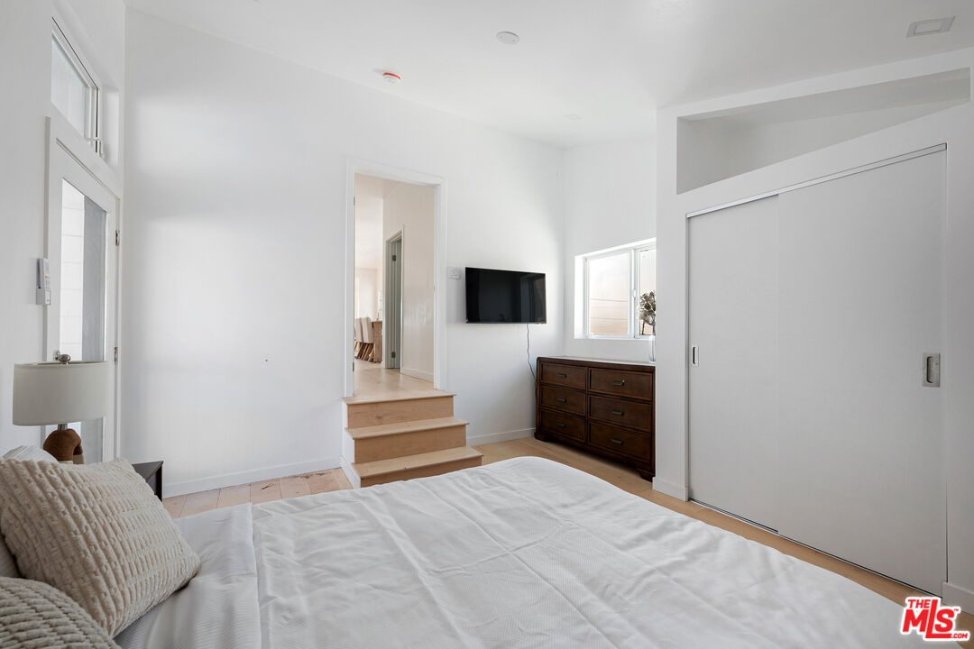 117 W Channel Rd Unit: 115