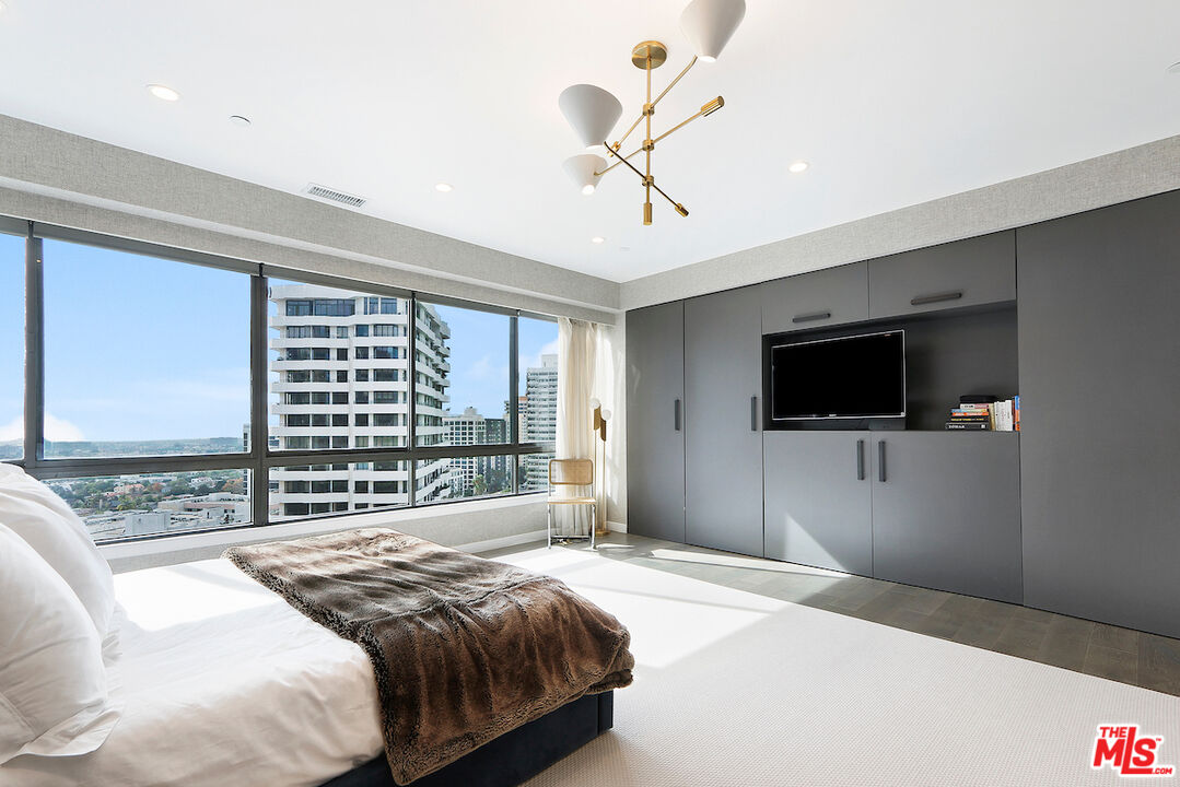 10551 Wilshire Blvd Unit: 1704