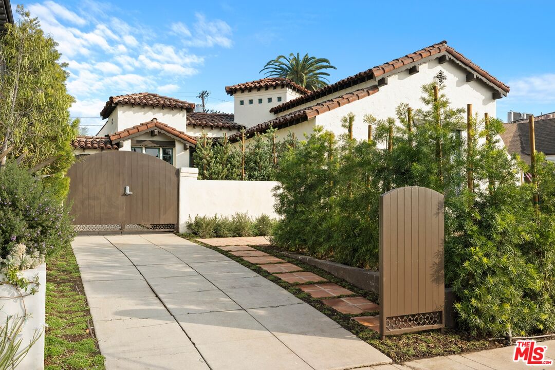 350 N Alta Vista Blvd
