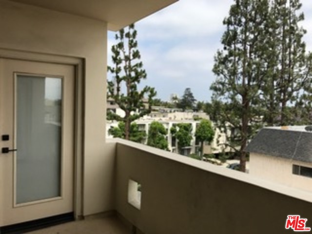 1817 PROSSER AVE Unit: 402