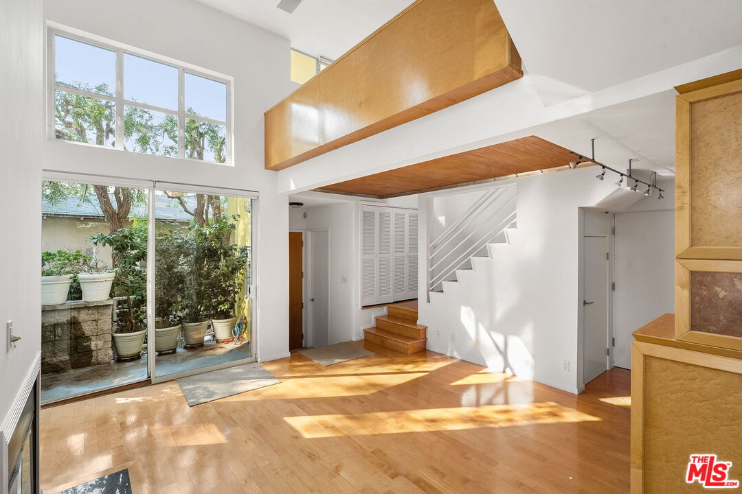 1011 Pacific St Unit: 1