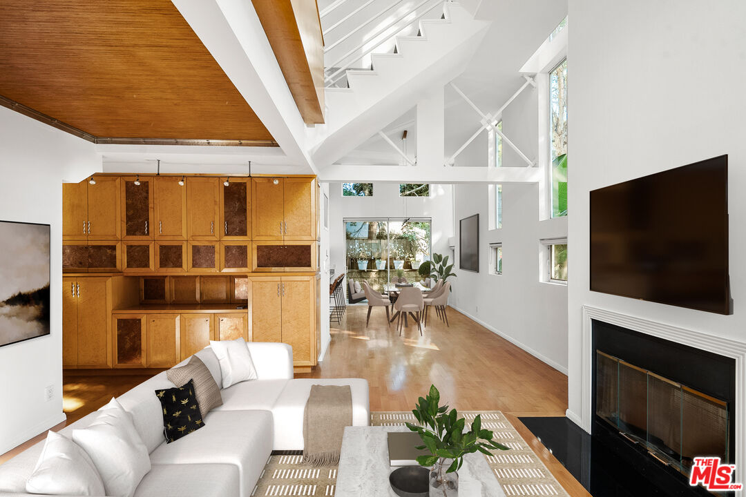 1011 Pacific St Unit: 1