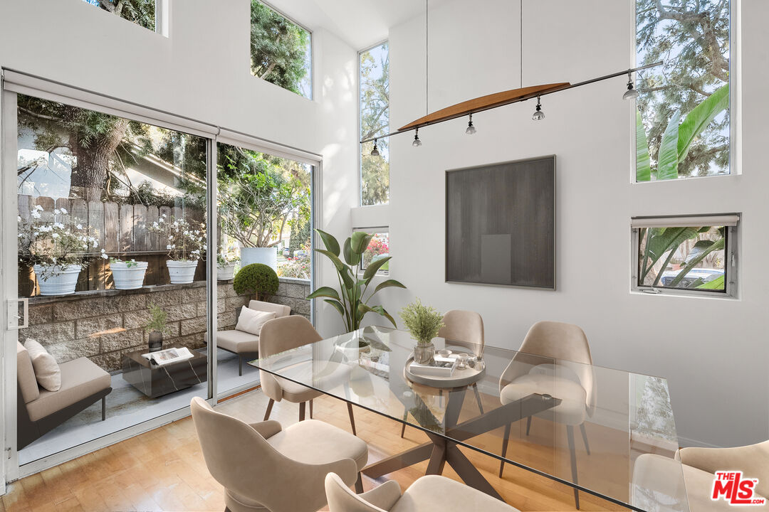 1011 Pacific St Unit: 1